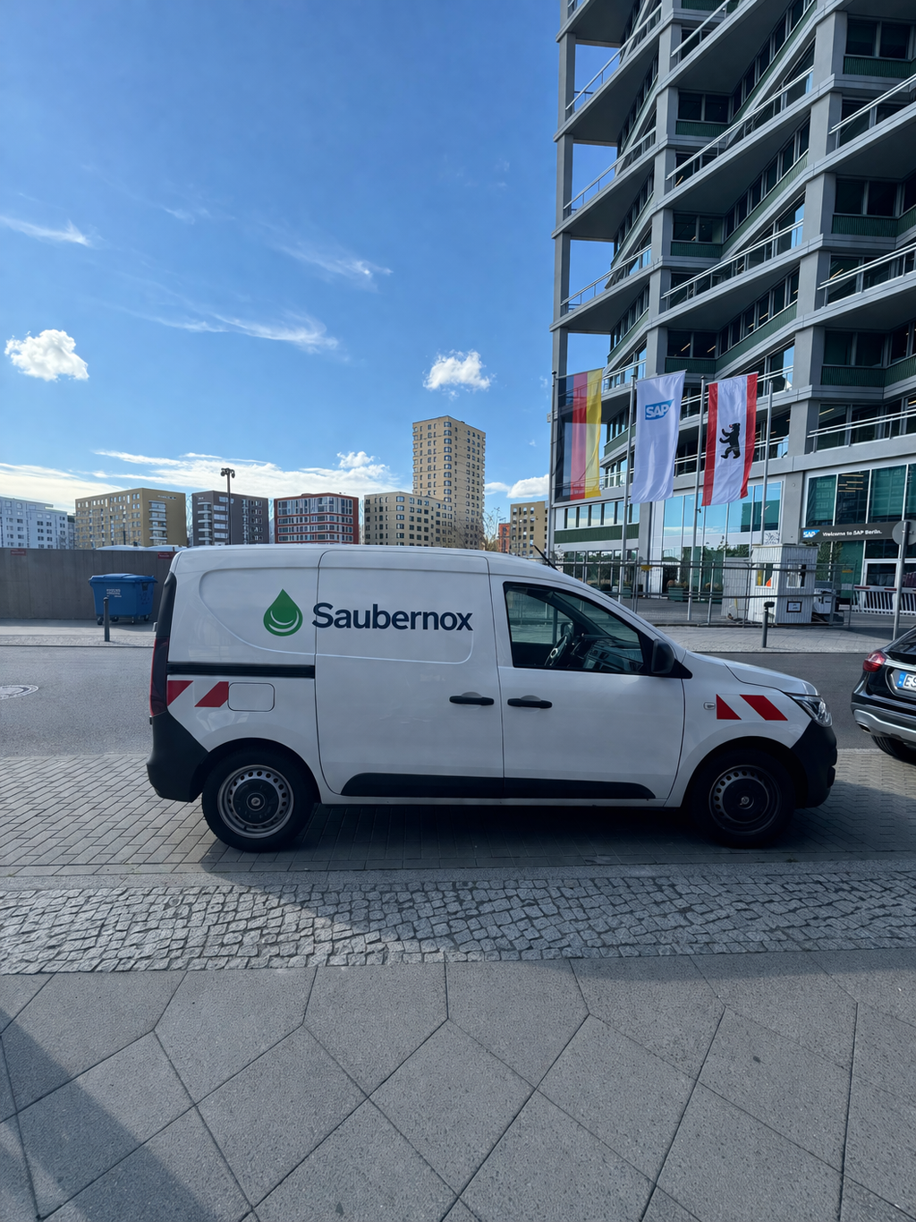 Saubernox Servicefahrzeug im Einsatz in Berlin